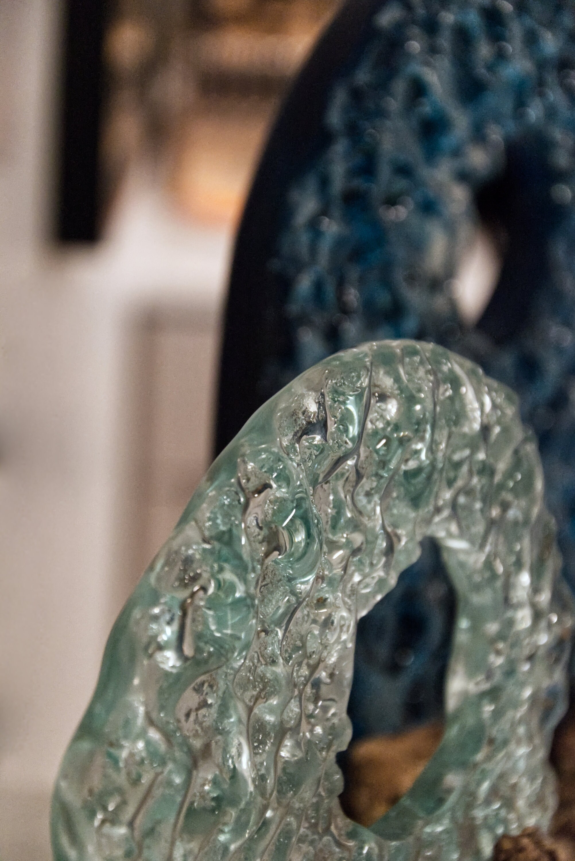 Decorative Glass Disk on Gamal Wood Base